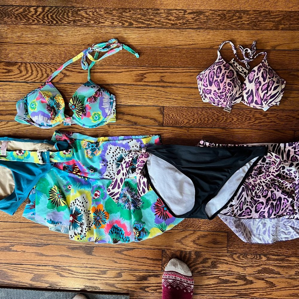 2 Bikini Sets